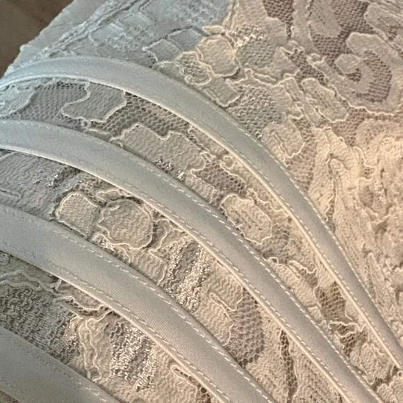 Julia Jordan Cream Lace Mini Dress - Picture 4 of 6